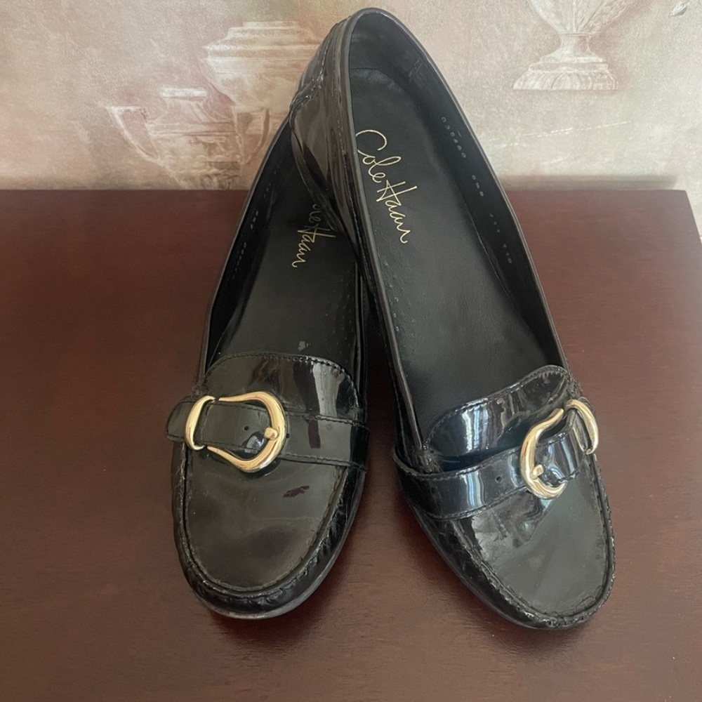 COLE HAAN BLACK PATENT LEATHER BUCKLE LOAFERS SIZE 8.5 - Picture 2 of 9